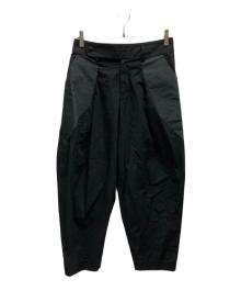 ISSEY MIYAKE（イッセイミヤケ）の古着「タックカーブパンツ / IM77-FF505」｜ブラック