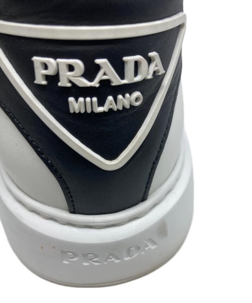 PRADA（プラダ）PRADA (プラダ) トライアングルロゴローカットスニーカー/4E3583 ホワイト サイズ:8の古着・服飾アイテム