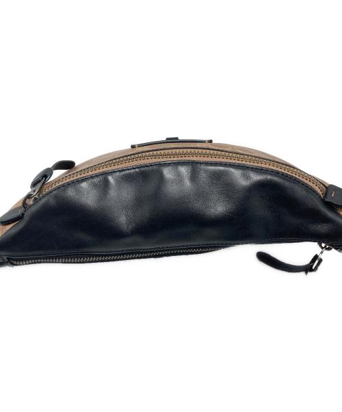 COACH（コーチ）COACH (コーチ) リビングトンベルトバッグ/40345 ブラウン サイズ:₋の古着・服飾アイテム