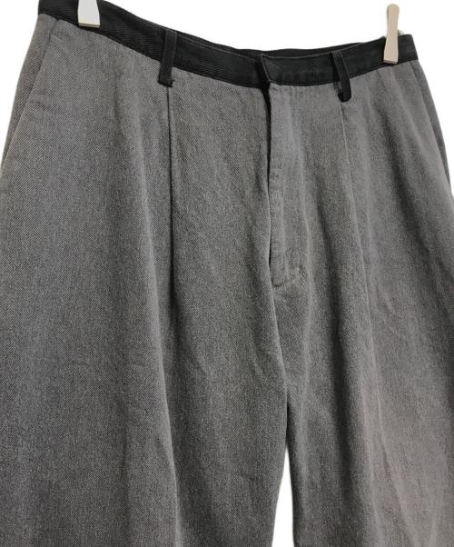 THE Sakaki（ザ サカキ）the sakaki (ザ サカキ) ワイドテーパードパンツ グレー サイズ:Sの古着・服飾アイテム