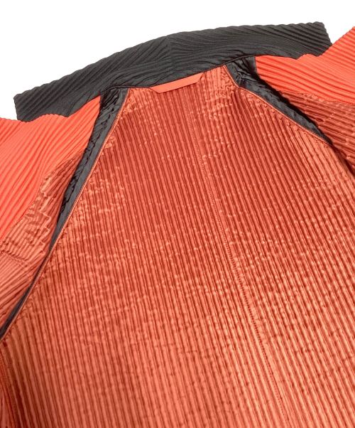 HOMME PLISSE ISSEY MIYAKE（オム プリッセ イッセイ ミヤケ）HOMME PLISSE ISSEY MIYAKE (オムプリッセ イッセイ ミヤケ) プリーツテーラードジャケット オレンジ サイズ:2の古着・服飾アイテム