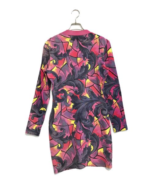 VERSACE JEANS COUTURE（ヴェルサーチ ジーンズクチュール）VERSACE JEANS COUTURE (ヴェルサーチ ジーンズクチュール) 総柄カットソーワンピース パープル サイズ:28/42の古着・服飾アイテム