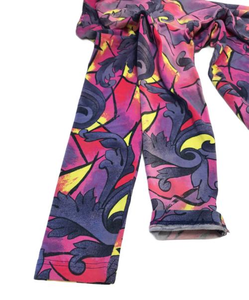 VERSACE JEANS COUTURE（ヴェルサーチ ジーンズクチュール）VERSACE JEANS COUTURE (ヴェルサーチ ジーンズクチュール) 総柄カットソーワンピース パープル サイズ:28/42の古着・服飾アイテム