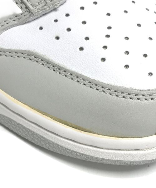 NIKE（ナイキ）NIKE (ナイキ) ローカットスニーカー ホワイト×グレー サイズ:US9/UK8/EUR42.5/27cmの古着・服飾アイテム