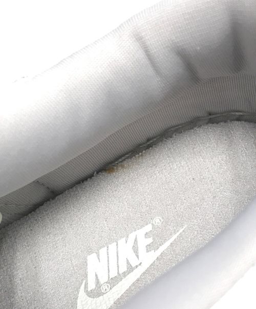 NIKE（ナイキ）NIKE (ナイキ) ローカットスニーカー ホワイト×グレー サイズ:US9/UK8/EUR42.5/27cmの古着・服飾アイテム