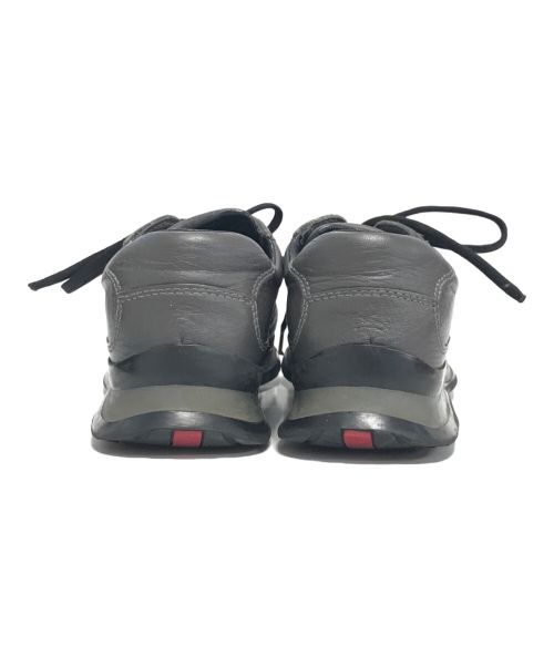 PRADA（プラダ）PRADA (プラダ) ローカットスニーカー グレー サイズ:34の古着・服飾アイテム