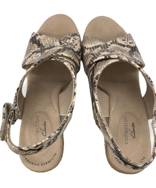 Collection by CLARKS（コレクション バイ クラークス）Collection by CLARKS (コレクション バイ クラークス) サンダル ベージュ サイズ:23.5の古着・服飾アイテム