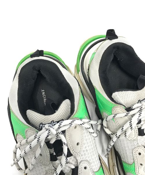 BALENCIAGA（バレンシアガ）BALENCIAGA (バレンシアガ) TRIPLE S ベージュ サイズ:UK8/EUR42/USA9の古着・服飾アイテム