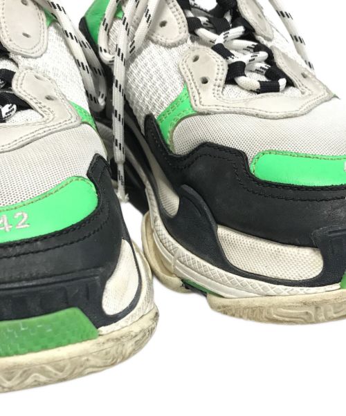 BALENCIAGA（バレンシアガ）BALENCIAGA (バレンシアガ) TRIPLE S ベージュ サイズ:UK8/EUR42/USA9の古着・服飾アイテム