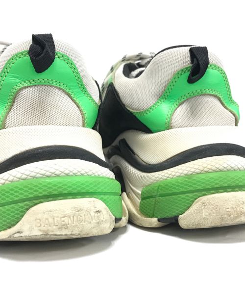 BALENCIAGA（バレンシアガ）BALENCIAGA (バレンシアガ) TRIPLE S ベージュ サイズ:UK8/EUR42/USA9の古着・服飾アイテム