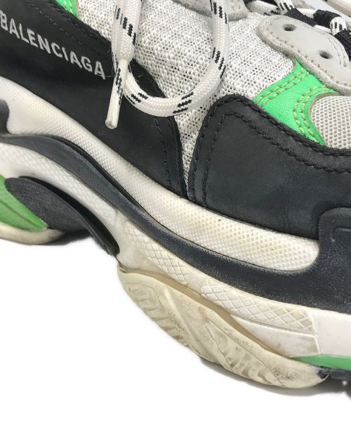 BALENCIAGA（バレンシアガ）BALENCIAGA (バレンシアガ) TRIPLE S ベージュ サイズ:UK8/EUR42/USA9の古着・服飾アイテム