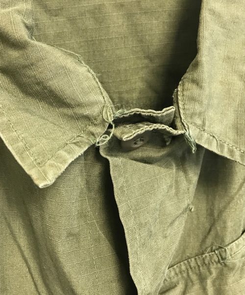 VINTAGE MILITARY（ヴィンテージ ミリタリー）VINTAGE MILITARY (ヴィンテージ ミリタリー) US ARMY ジャングルファティーグジャケット カーキ サイズ:MEDIUM-SHORTの古着・服飾アイテム