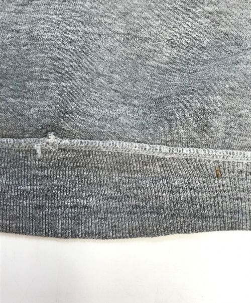 RUSSELL ATHLETIC（ラッセルアスレチック）RUSSELL ATHLETIC (ラッセルアスレチック) 前Vスウェット グレー サイズ:表記なしの古着・服飾アイテム