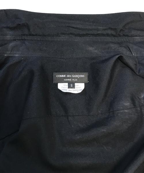 COMME des GARCONS HOMME PLUS（コムデギャルソンオムプリュス）COMME des GARCONS HOMME PLUS (コムデギャルソンオムプリュス) 比翼テープ長袖ロングシャツ ブラック サイズ:Sの古着・服飾アイテム