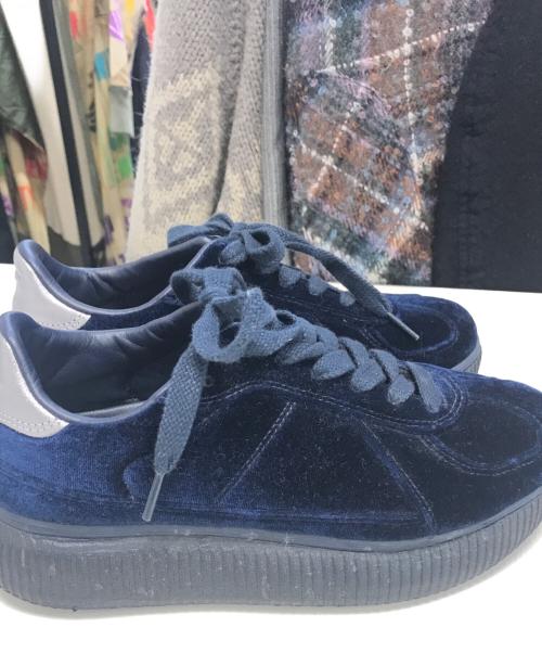 Onitsuka Tiger（オニツカタイガー）Onitsuka Tiger (オニツカタイガー) ローカットスニーカー ネイビー サイズ:CM24.5/EUR39/US6/UK5の古着・服飾アイテム