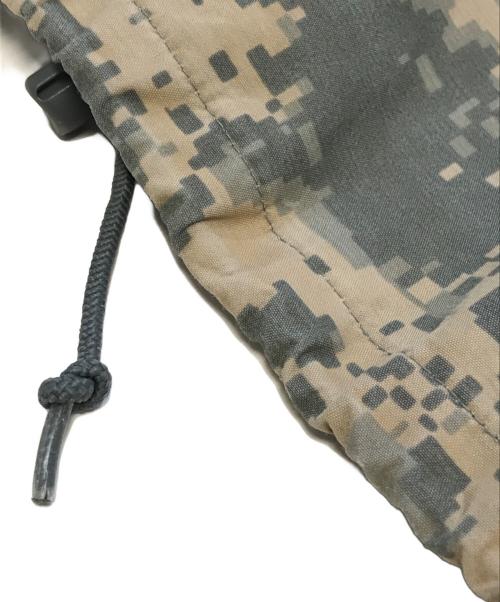VINTAGE MILITARY（ヴィンテージ ミリタリー）VINTAGE MILITARY (ヴィンテージ ミリタリー) US ARMY ECWCS UNIVERSAL CAMO GORE-TEXRPARKA サイズ:SMALL-REGULARの古着・服飾アイテム