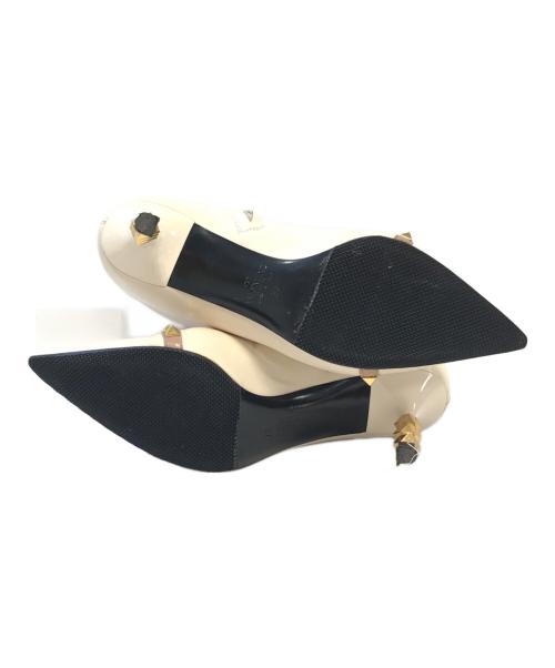 VALENTINO GARAVANI（ヴァレンティノ・ガラヴァーニ）VALENTINO GARAVANI (ヴァレンティノ・ガラヴァーニ) Rockstud leather boots アイボリー サイズ:37の古着・服飾アイテム