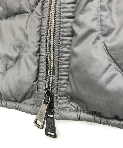 RALPH LAUREN Purple Label（ラルフ ローレン パープル レーベル）RALPH LAUREN Purple Label (ラルフ ローレン パープル レーベル) ダウンベスト グレー サイズ:Sの古着・服飾アイテム