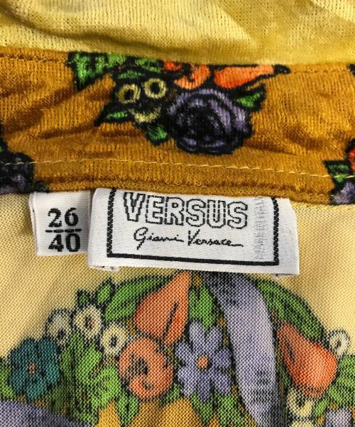 VERSUS VERSACE（ヴェルサス ヴェルサーチェ）VERSUS VERSACE (ヴェルサス ヴェルサーチェ) 総柄シャツ ベージュ サイズ:40の古着・服飾アイテム
