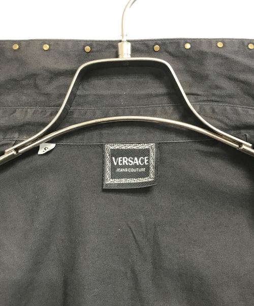 VERSACE JEANS COUTURE（ヴェルサーチ ジーンズクチュール）VERSACE JEANS COUTURE (ヴェルサーチ ジーンズクチュール) 長袖シャツ ブラック サイズ:Sの古着・服飾アイテム