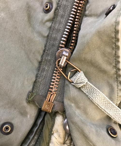 VINTAGE MILITARY（ヴィンテージ ミリタリー）VINTAGE MILITARY (ヴィンテージ ミリタリー) US ARMY Ｍ65フィッシュテールパーカー カーキ サイズ:XLの古着・服飾アイテム