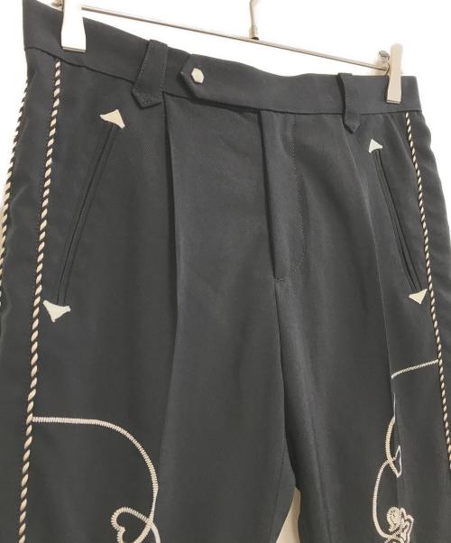 el conductorh（コンダクター）el conductorh (コンダクター) HEART EMBROIDERED WESTERN TROUSERS ブラック サイズ:2の古着・服飾アイテム
