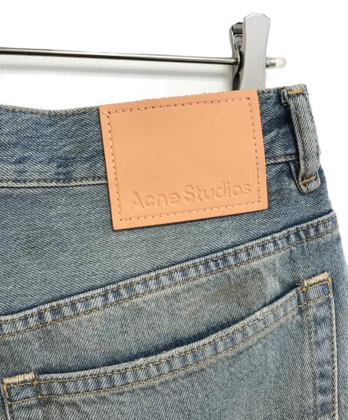 Acne studios（アクネ ストゥディオス）Acne studios (アクネ ストゥディオス) ペイント加工デニムパンツ インディゴ サイズ:EUR 31 32 未使用品の古着・服飾アイテム