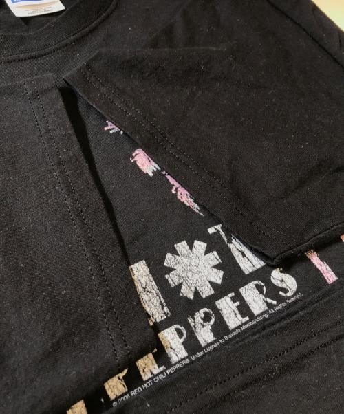 バンドTシャツ（バンドTシャツ）バンドTシャツ (バンドTシャツ) 00s RED HOT CHILI PEPPERS(レッド・ホット・チリ・ペッパーズ) Tシャツ ブラック サイズ:Ｌの古着・服飾アイテム