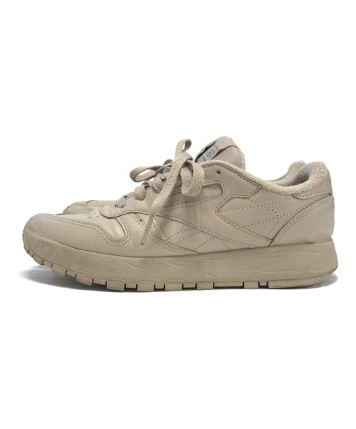 Maison Margiela（メゾンマルジェラ）Maison Margiela (メゾンマルジェラ) REEBOK (リーボック) CLASSIC LEATHER TABI ベージュ サイズ:USA6/UK5/EUR37.5の古着・服飾アイテム