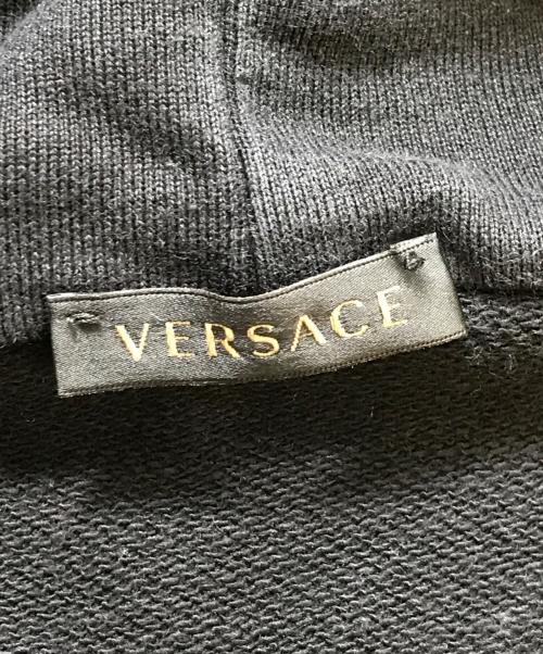 VERSACE（ヴェルサーチェ）VERSACE (ヴェルサーチェ) 背面スタッズジップパーカー ブラック サイズ:40の古着・服飾アイテム