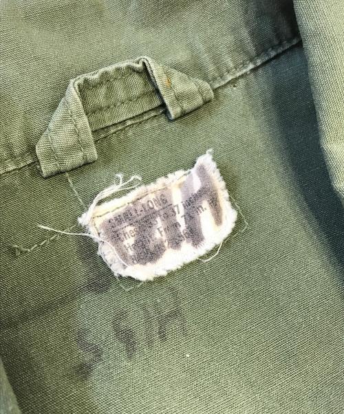 VINTAGE MILITARY（ヴィンテージ ミリタリー）VINTAGE MILITARY (ヴィンテージ ミリタリー) US ARMY ファティーグジャケット カーキ サイズ:SMALL-LONGの古着・服飾アイテム