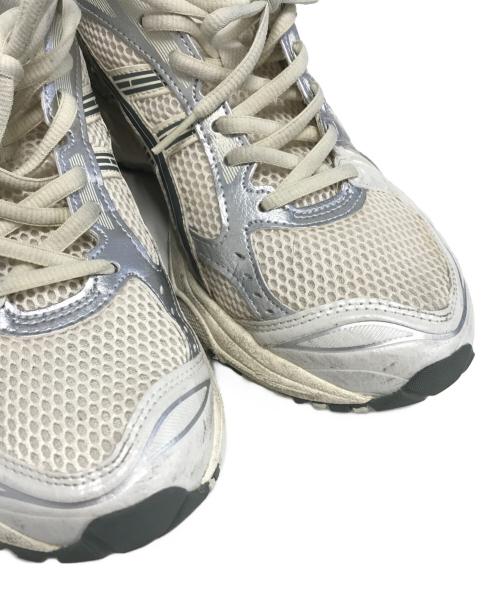 asics（アシックス）asics (アシックス) GEL-KAYANO 14 ホワイト サイズ:US9½/UK8½/EURO43.5の古着・服飾アイテム