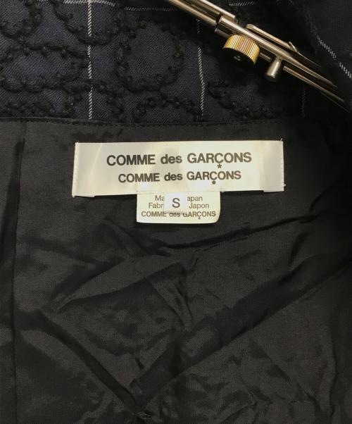 COMME des GARCONS COMME des GARCONS（コムデギャルソン コムデギャルソン）COMME des GARCONS COMME des GARCONS (コムデギャルソン コムデギャルソン) 襟ベロア変形ジャケット ネイビー サイズ:Sの古着・服飾アイテム