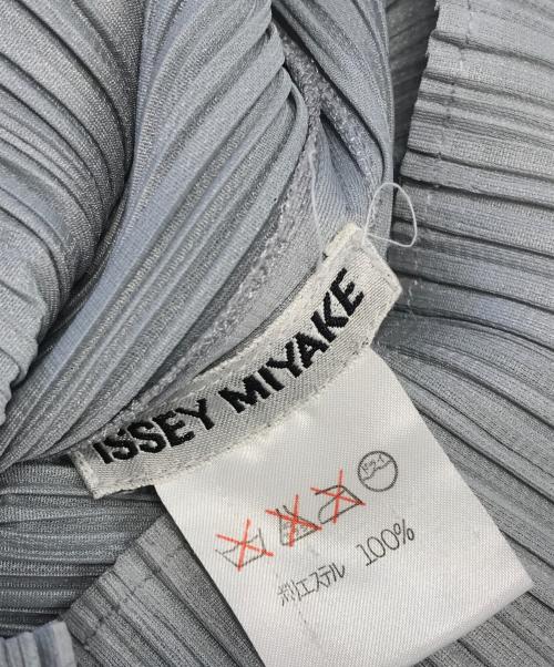 ISSEY MIYAKE（イッセイミヤケ）ISSEY MIYAKE (イッセイミヤケ) ハイネックプリーツカットソー グレー サイズ:Mの古着・服飾アイテム