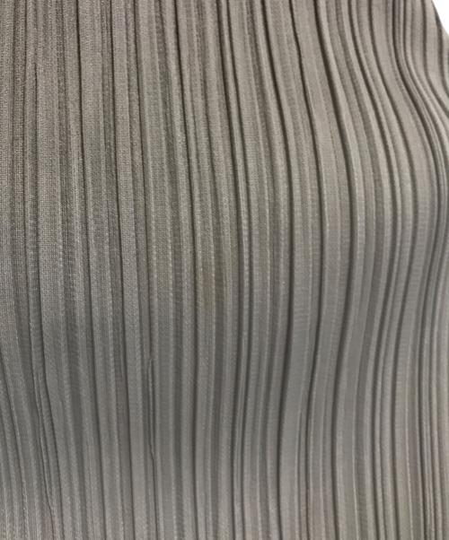 ISSEY MIYAKE（イッセイミヤケ）ISSEY MIYAKE (イッセイミヤケ) ハイネックプリーツカットソー グレー サイズ:Mの古着・服飾アイテム