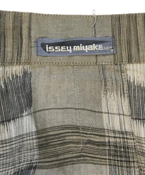 ISSEY MIYAKE（イッセイミヤケ）ISSEY MIYAKE (イッセイミヤケ) 80’sスタンドカラーチェックシャツ ベージュ サイズ:Mの古着・服飾アイテム