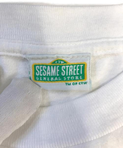 アニメ―ションTシャツ（アニメ―ションTシャツ）アニメ―ションTシャツ (アニメ―ションTシャツ) 90s SESAME STREET(セサミストリート)両面プリントアニメーションTシャツ ホワイト サイズ:表記なしの古着・服飾アイテム