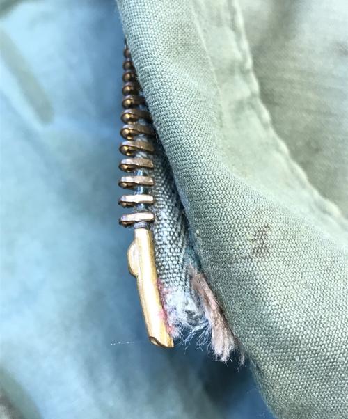 VINTAGE MILITARY（ヴィンテージ ミリタリー）VINTAGE MILITARY (ヴィンテージ ミリタリー) US ARMY Ｍ-65フィールドジャケット オリーブ サイズ:MEDIUM-REGULARの古着・服飾アイテム