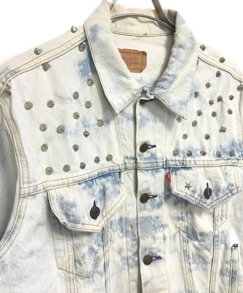 LEVI'S（リーバイス）LEVI'S (リーバイス) スタッズカスタムブリーチデニムジャケット インディゴ サイズ:46Rの古着・服飾アイテム