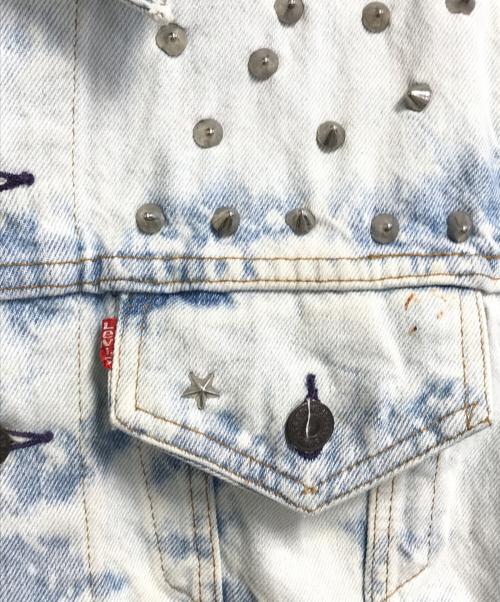 LEVI'S（リーバイス）LEVI'S (リーバイス) スタッズカスタムブリーチデニムジャケット インディゴ サイズ:46Rの古着・服飾アイテム