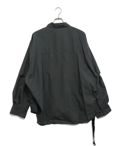 meanswhile（ミーンズワイル）meanswhile (ミーンズワイル) Feather Smooth Snap SH グレー サイズ:2の古着・服飾アイテム