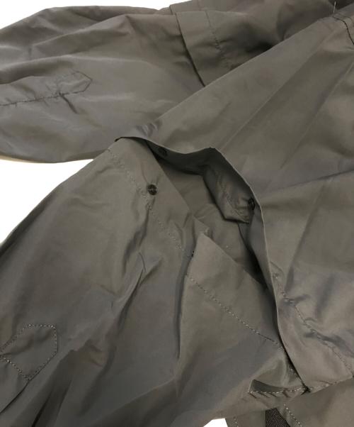meanswhile（ミーンズワイル）meanswhile (ミーンズワイル) Feather Smooth Snap SH グレー サイズ:2の古着・服飾アイテム