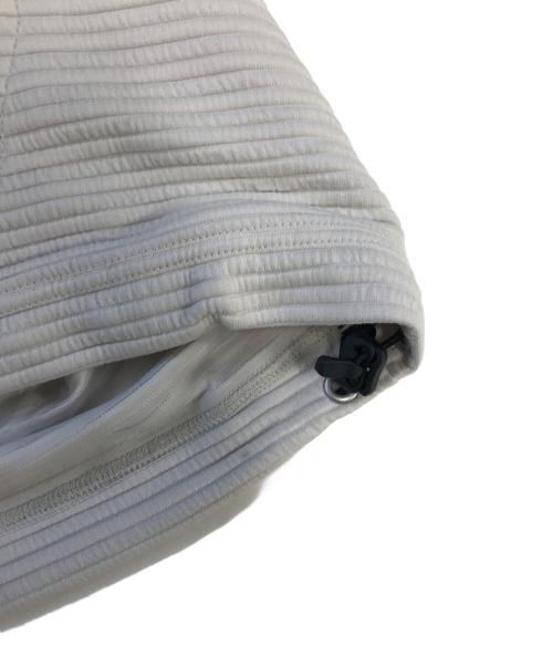 meanswhile（ミーンズワイル）meanswhile (ミーンズワイル) Uneven Fabric Anorak Parka ホワイト サイズ:3の古着・服飾アイテム