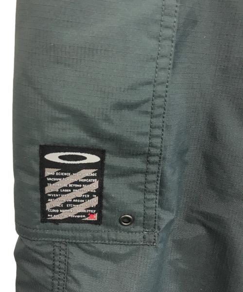 OAKLEY（オークリー）OAKLEY (オークリー) ナイロンカーゴパンツ グレー サイズ:Mの古着・服飾アイテム