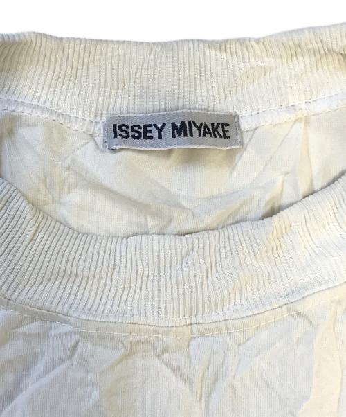 ISSEY MIYAKE（イッセイミヤケ）ISSEY MIYAKE (イッセイミヤケ) シワ加工カットソー アイボリー サイズ:Mの古着・服飾アイテム