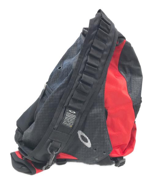OAKLEY（オークリー）OAKLEY (オークリー) ワンショルダーバッグ ブラック×レッド サイズ:表記なしの古着・服飾アイテム