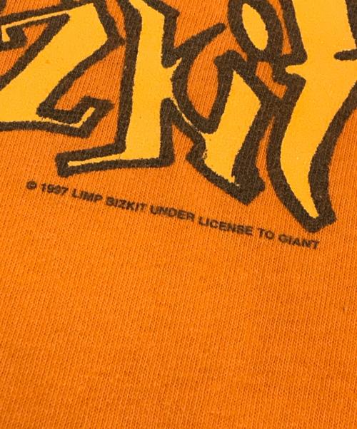 バンドTシャツ（バンドTシャツ）バンドTシャツ (バンドTシャツ) LIMP BIZKIT(リンプ・ビズキット)バンドTシャツ オレンジ サイズ:XLの古着・服飾アイテム