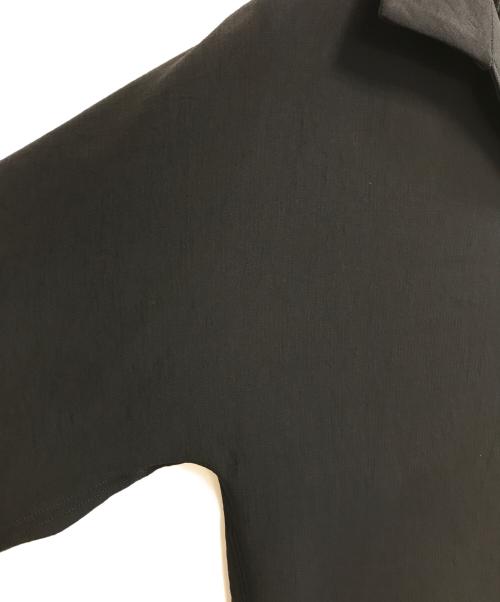 UNITED ARROWS & SONS by DAISUKE OBANA（ユナイテッドアローズ＆サンズ バイ ダイスケ オバナ）UNITED ARROWS & SONS by DAISUKE OBANA (ユナイテッドアローズ＆サンズ バイ ダイスケ オバナ) スキッパーPOシャツ ブラック サイズ:Ｓ 未使用品の古着・服飾アイテム