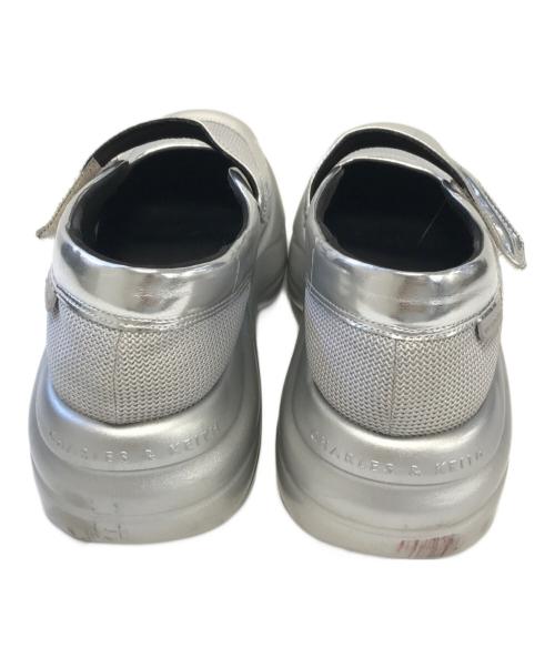 CHARLES & KEITH（チャールズアンドキース）CHARLES & KEITH (チャールズ＆キース) サンダル シルバー サイズ:39の古着・服飾アイテム