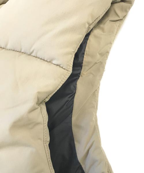 Carhartt WIP（カーハート ワークインプログレス）Carhartt WIP (カーハート ワークインプログレス) 中綿ベスト ベージュ サイズ:XSの古着・服飾アイテム